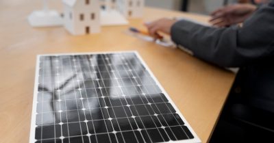 ¿Cuántas placas solares necesito para mi casa?
