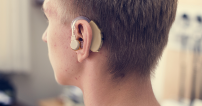 Las 7 mejores marcas de audífonos para sordera